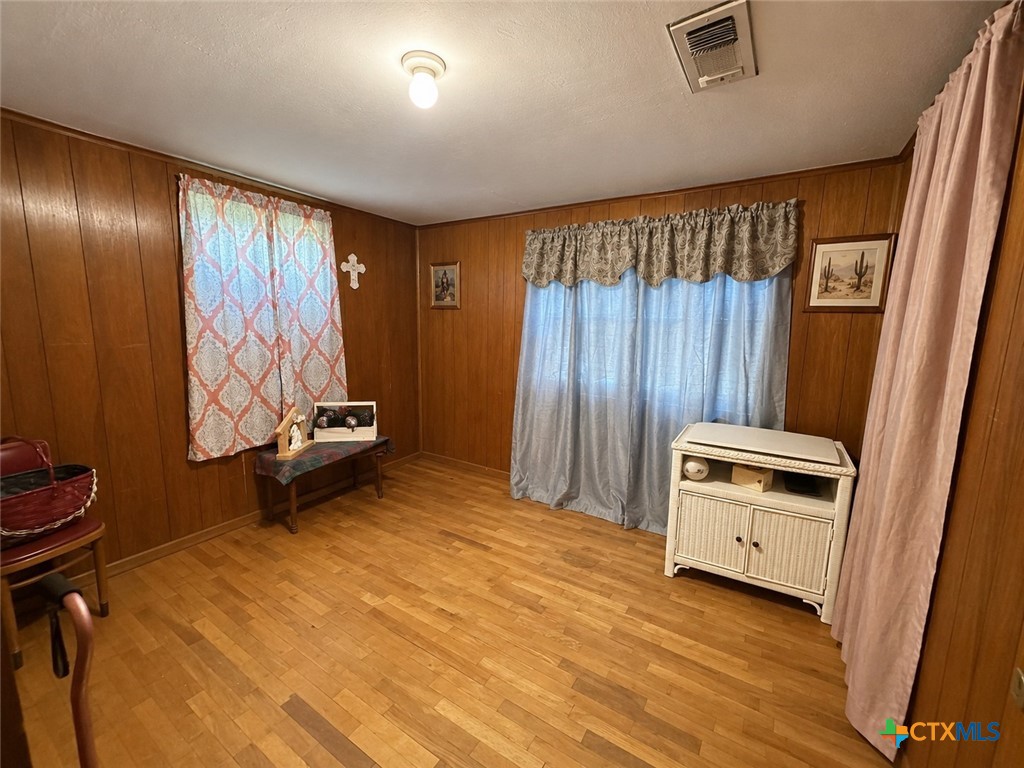 109 South Colorado Street Edna, TX 77957 - Photo 8 of 11