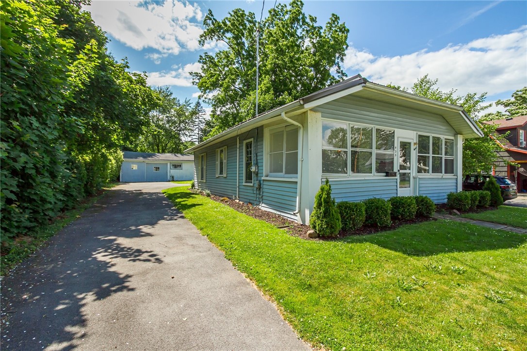435 West Avenue Arcadia, NY 14513 - Photo 3 of 20 View down the driveway to the outbuilding/parking