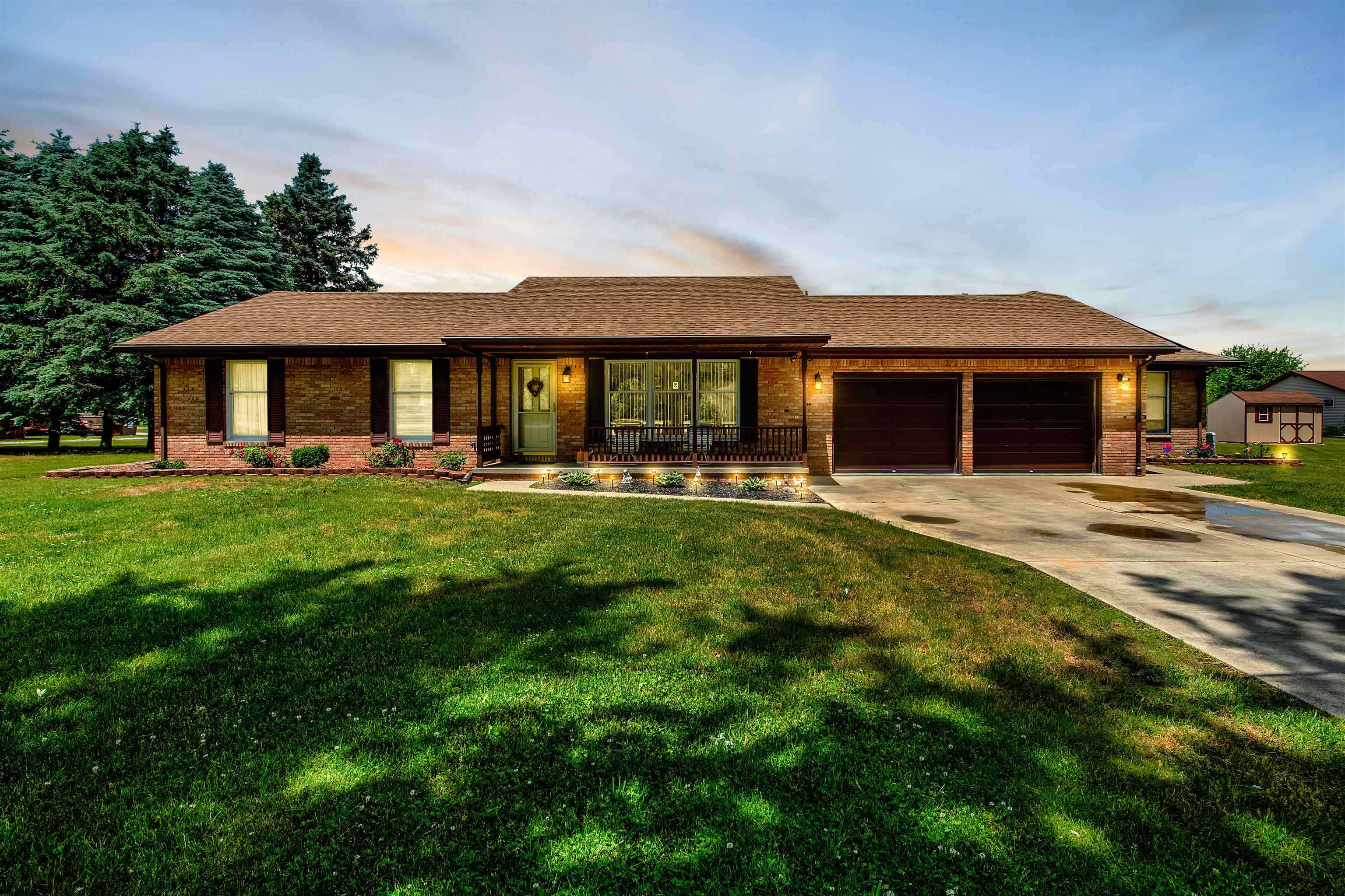 14684 Dixon Road Dundee, MI 48131 - Photo 1 of 42 50150953-6EECAB74-B940-4F5A-825A-C68E71BF8E29.JPG
