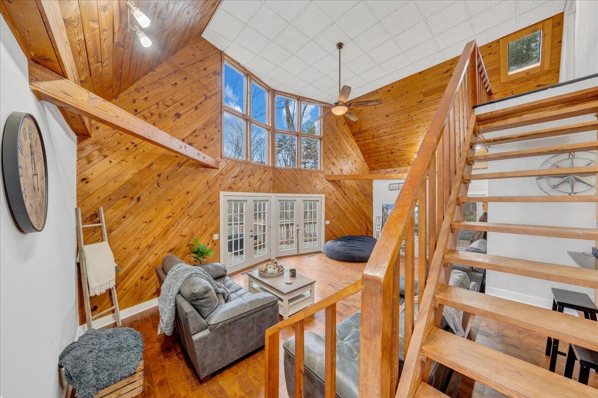 2800 Old Ferrum Road Ferrum, VA 24088 - Photo 24 of 58 a living room with furniture