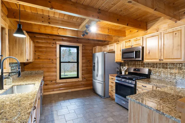 $849,000 | 24 Suckerville Road, Raymond, ME 04071