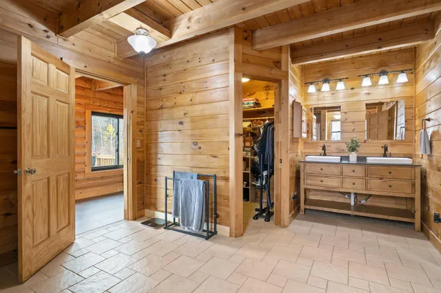 $849,000 | 24 Suckerville Road, Raymond, ME 04071