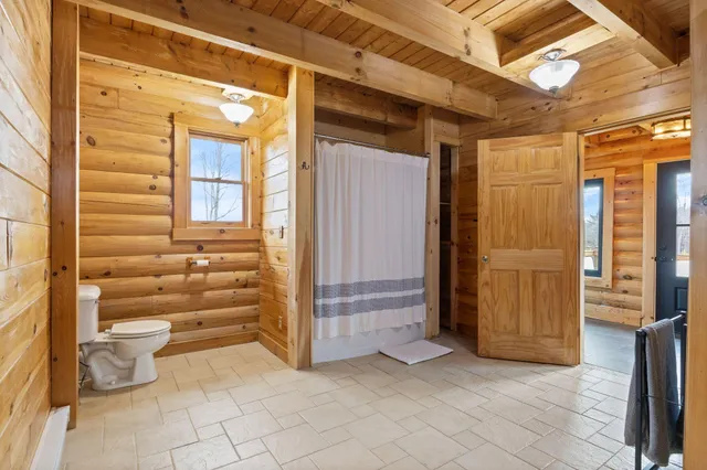 $849,000 | 24 Suckerville Road, Raymond, ME 04071