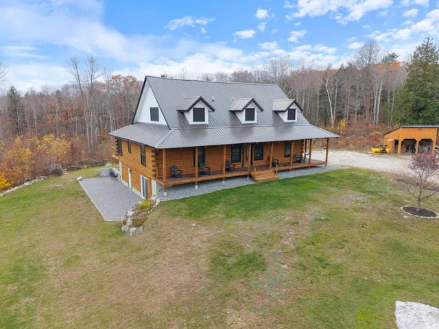 $849,000 | 24 Suckerville Road, Raymond, ME 04071