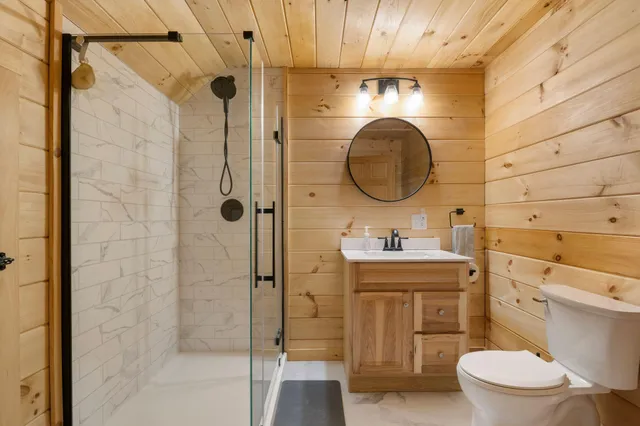 $849,000 | 24 Suckerville Road, Raymond, ME 04071