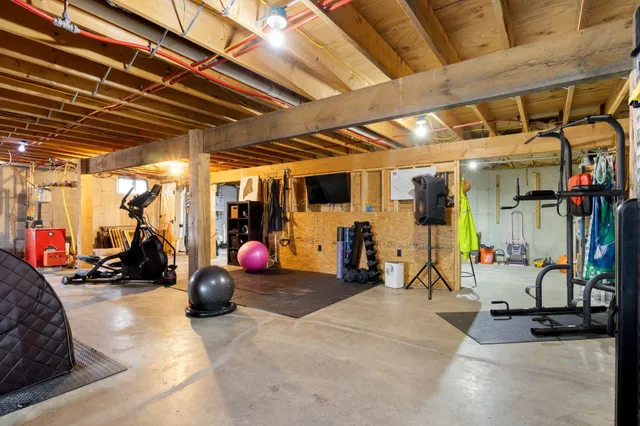 $849,000 | 24 Suckerville Road, Raymond, ME 04071