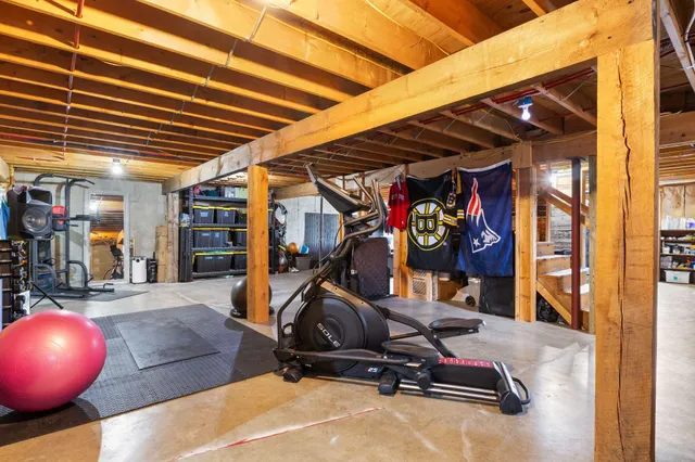 $849,000 | 24 Suckerville Road, Raymond, ME 04071