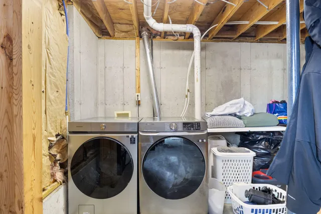 $849,000 | 24 Suckerville Road, Raymond, ME 04071