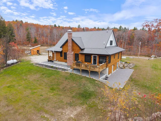 $849,000 | 24 Suckerville Road, Raymond, ME 04071