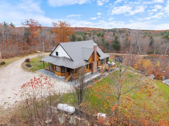 $849,000 | 24 Suckerville Road, Raymond, ME 04071