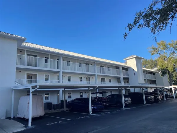 $230,000 | 21107 Fountain View Lane, Unit 5301, Lutz, FL 33558