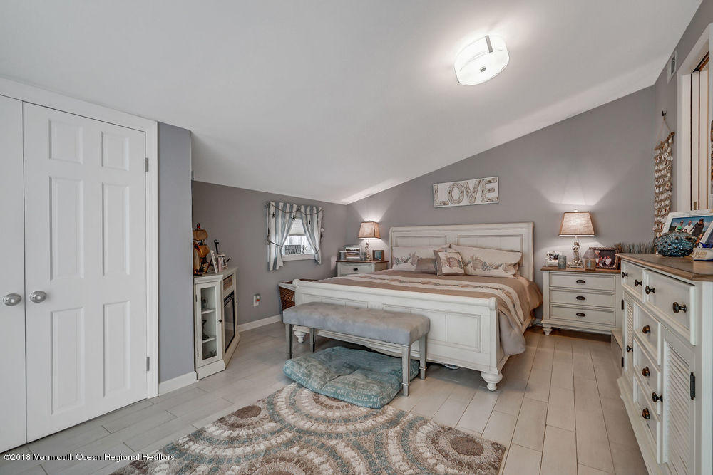 45 Neptune Road Toms River, NJ 08753 - Photo 11 of 26 dsc01524-dsc01528