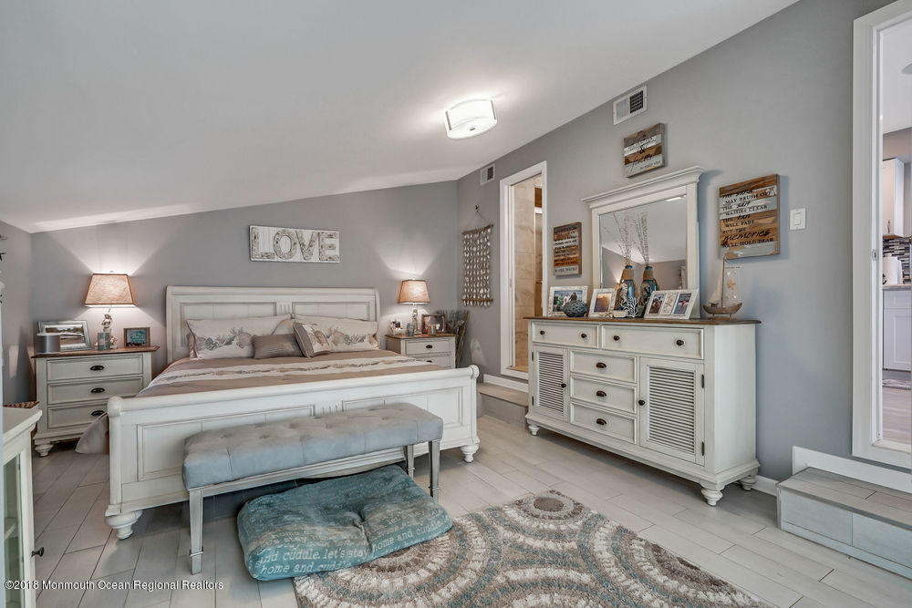 45 Neptune Road Toms River, NJ 08753 - Photo 12 of 26 dsc01529-dsc01533