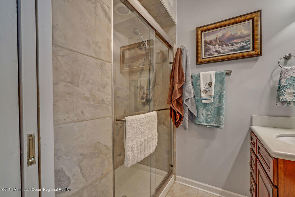 45 Neptune Road Toms River, NJ 08753 - Photo 14 of 26 dsc01549-dsc01553