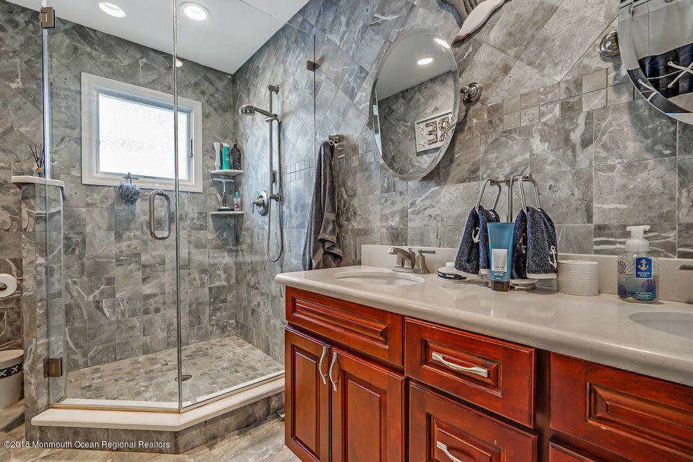 45 Neptune Road Toms River, NJ 08753 - Photo 18 of 26 dsc01469-dsc01473