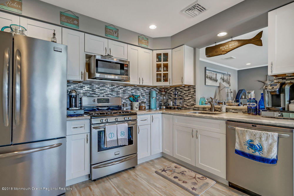 45 Neptune Road Toms River, NJ 08753 - Photo 9 of 26 dsc01514-dsc01518