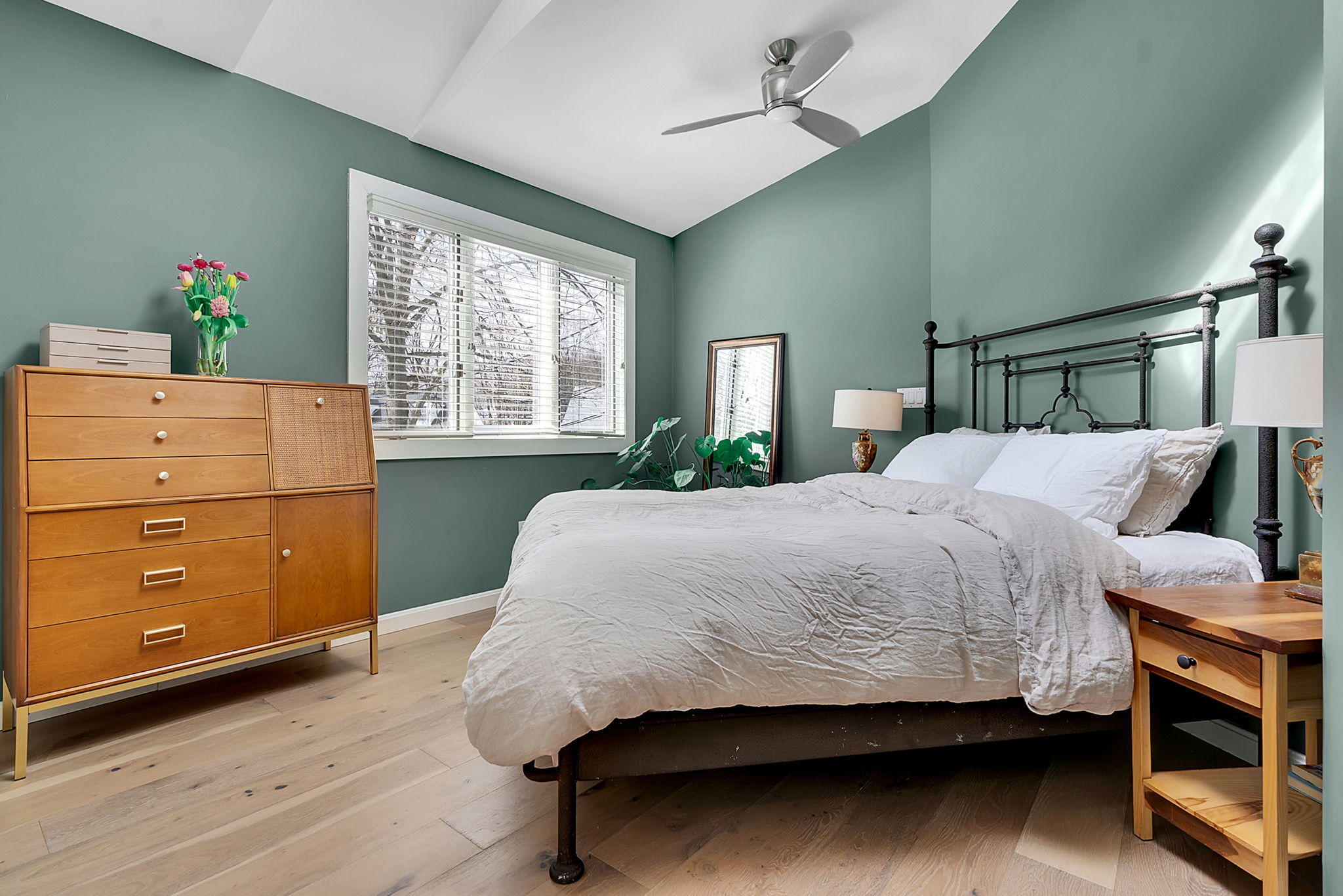 61 Mayland Street Portland, ME 04103 - Photo 20 of 37 High ceilings, bright light