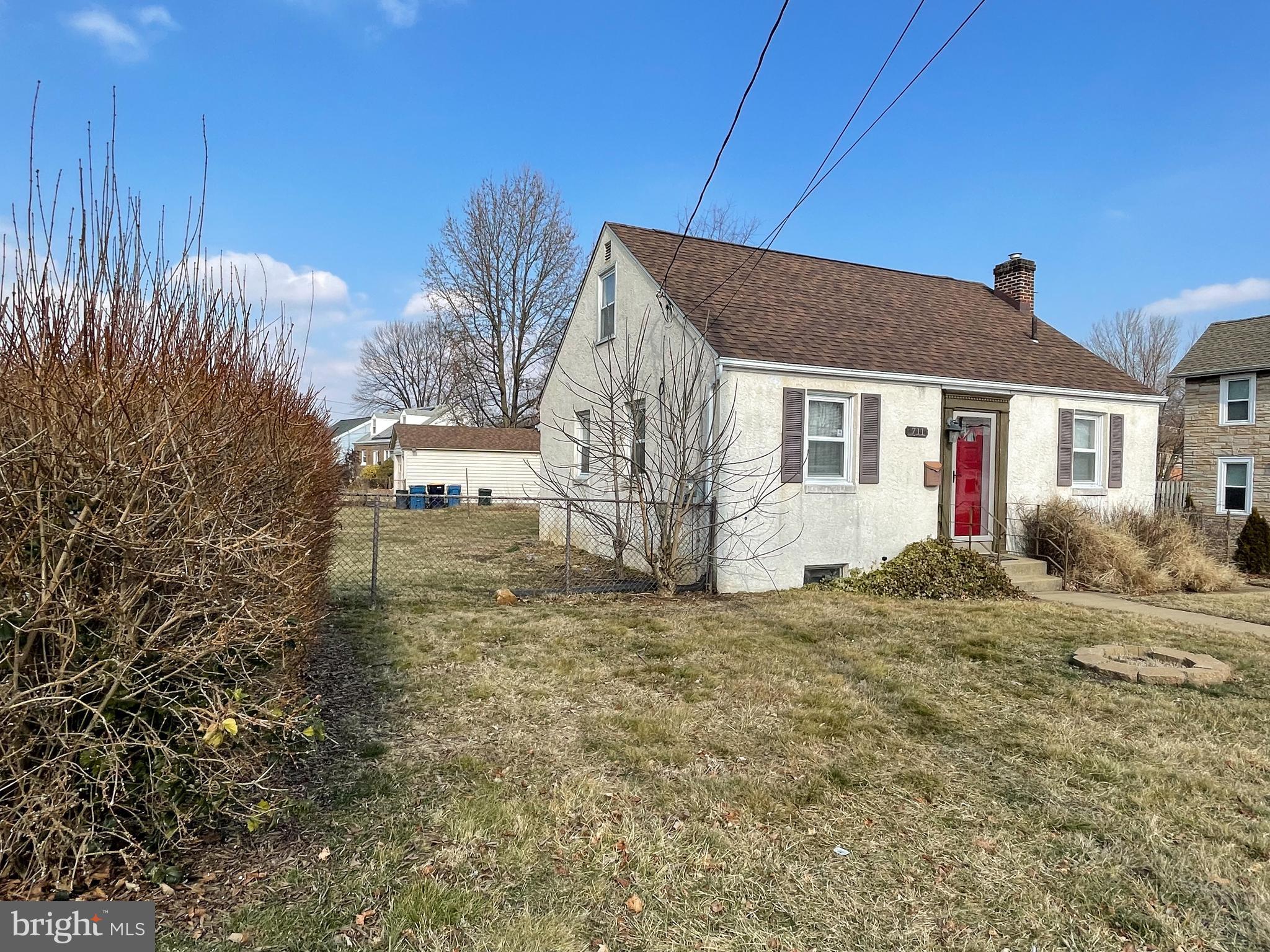 711 New Road Wilmington, DE 19805 - Photo 8 of 20 Spacious corner lot