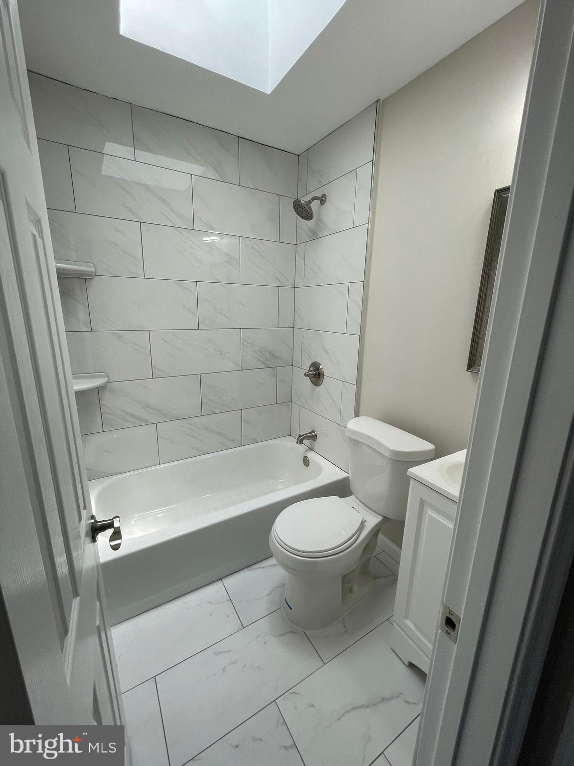 3718 8th Street Baltimore, MD 21225 - Photo 13 of 27 Upstairs Bathroom