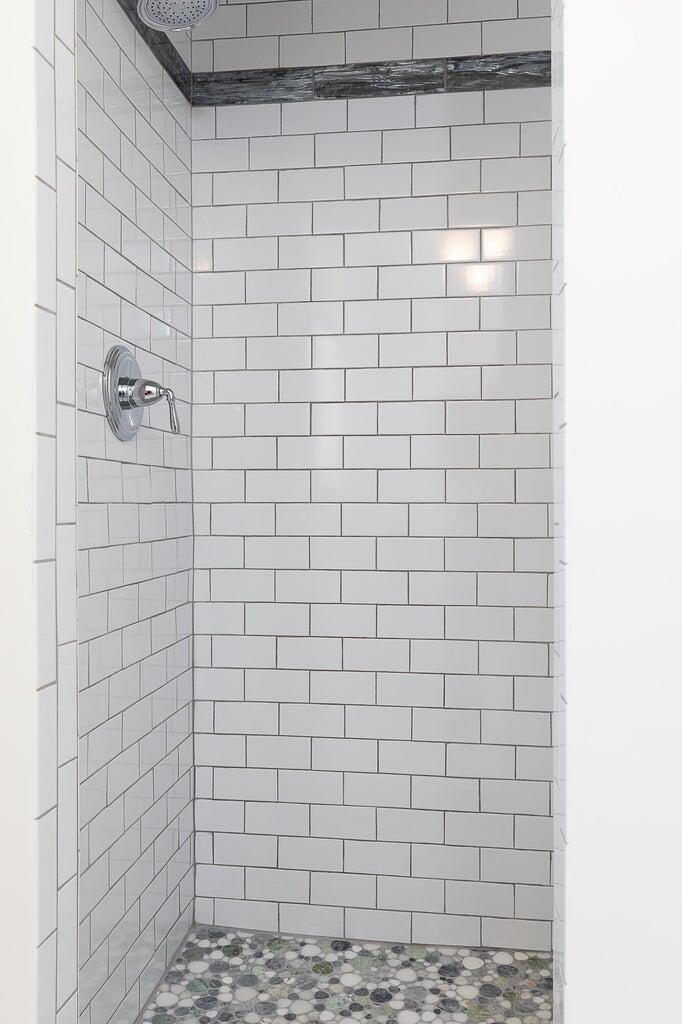 634 Chelham Way Montecito, CA 93108 - Photo 10 of 24 Bath2-Shower