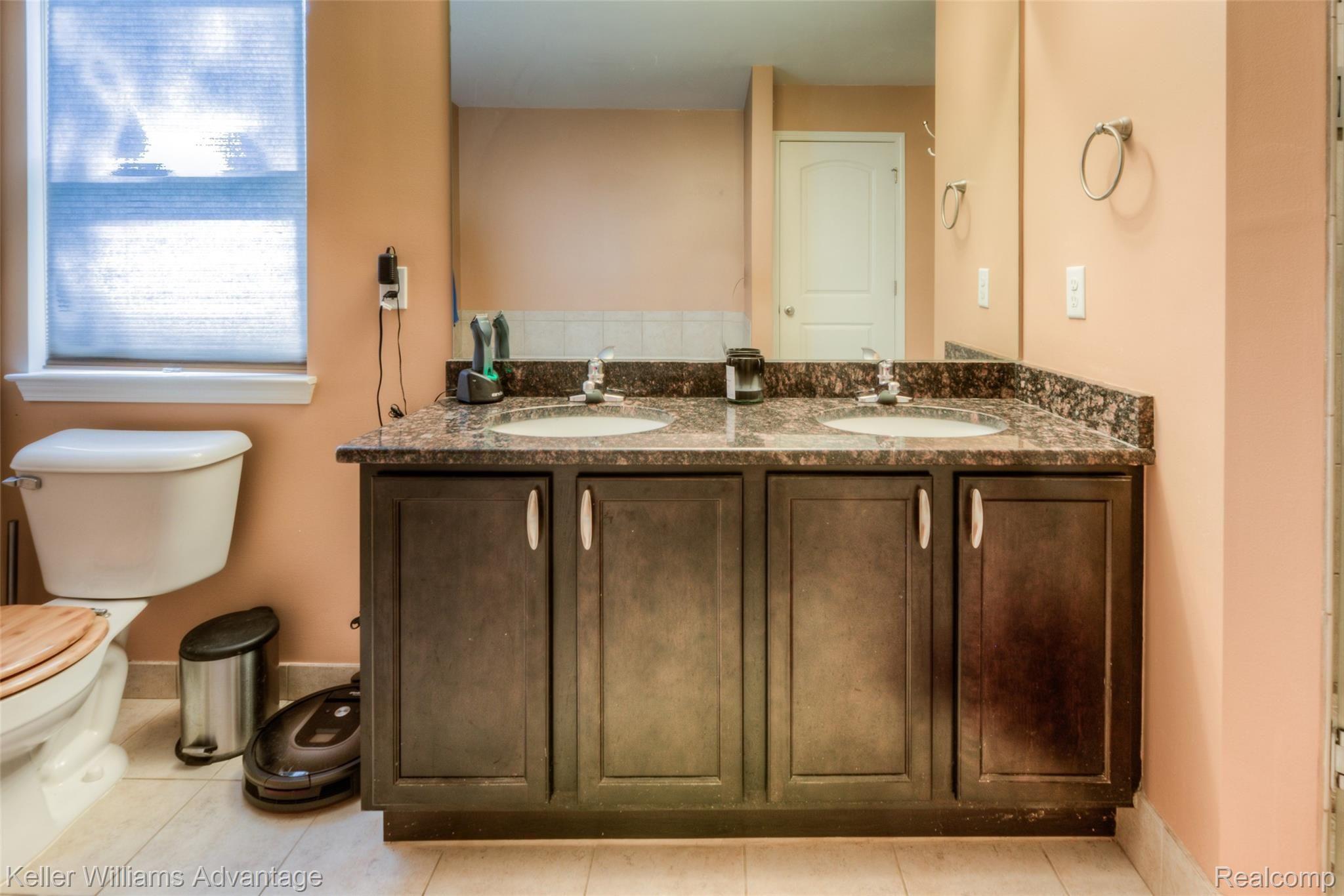 16425 Rougeway Street Livonia, MI 48154 - Photo 45 of 47 -49.jpg