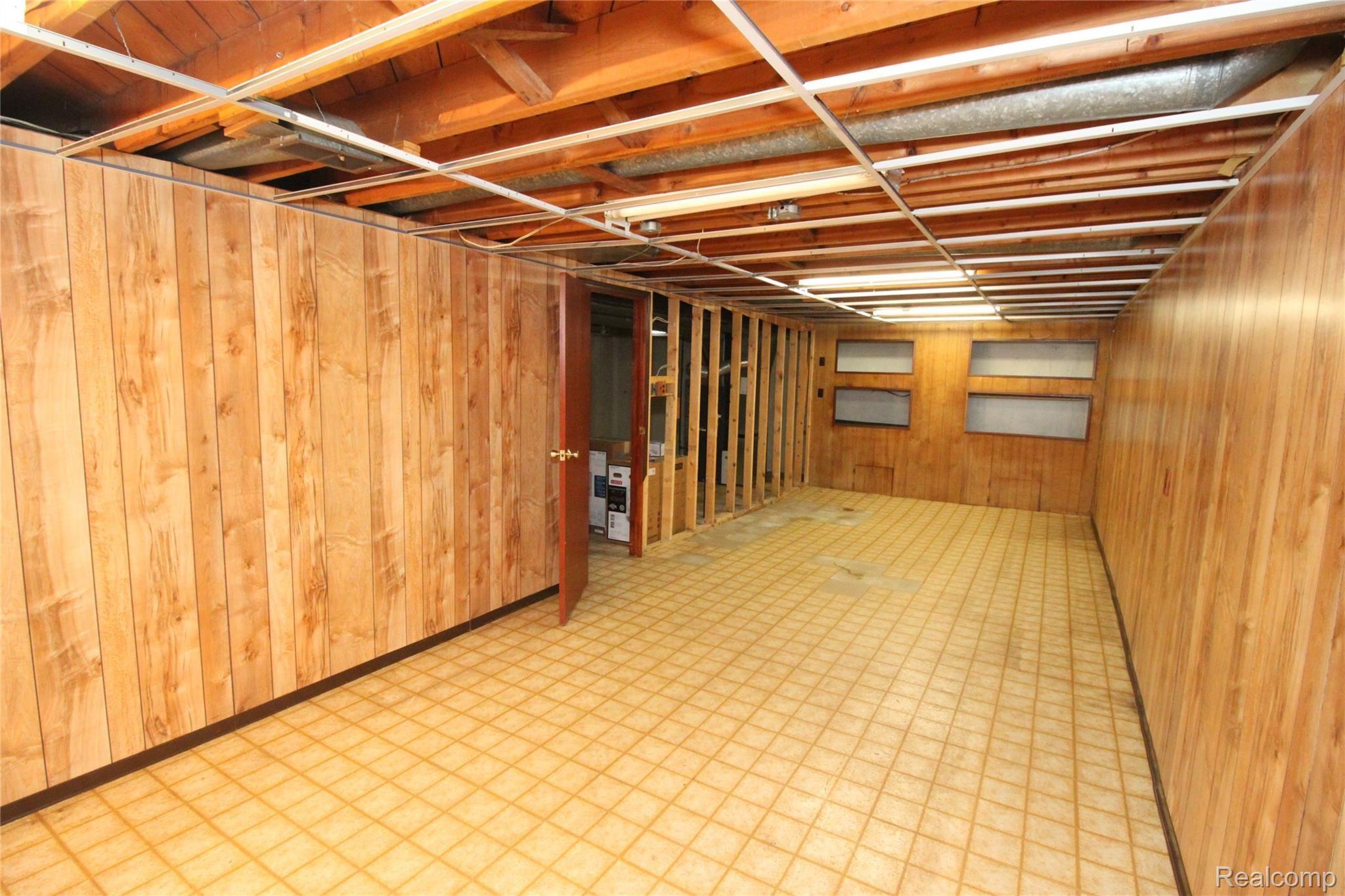 12952 Martin Road Warren, MI 48088 - Photo 35 of 42 IMG_5009.JPG