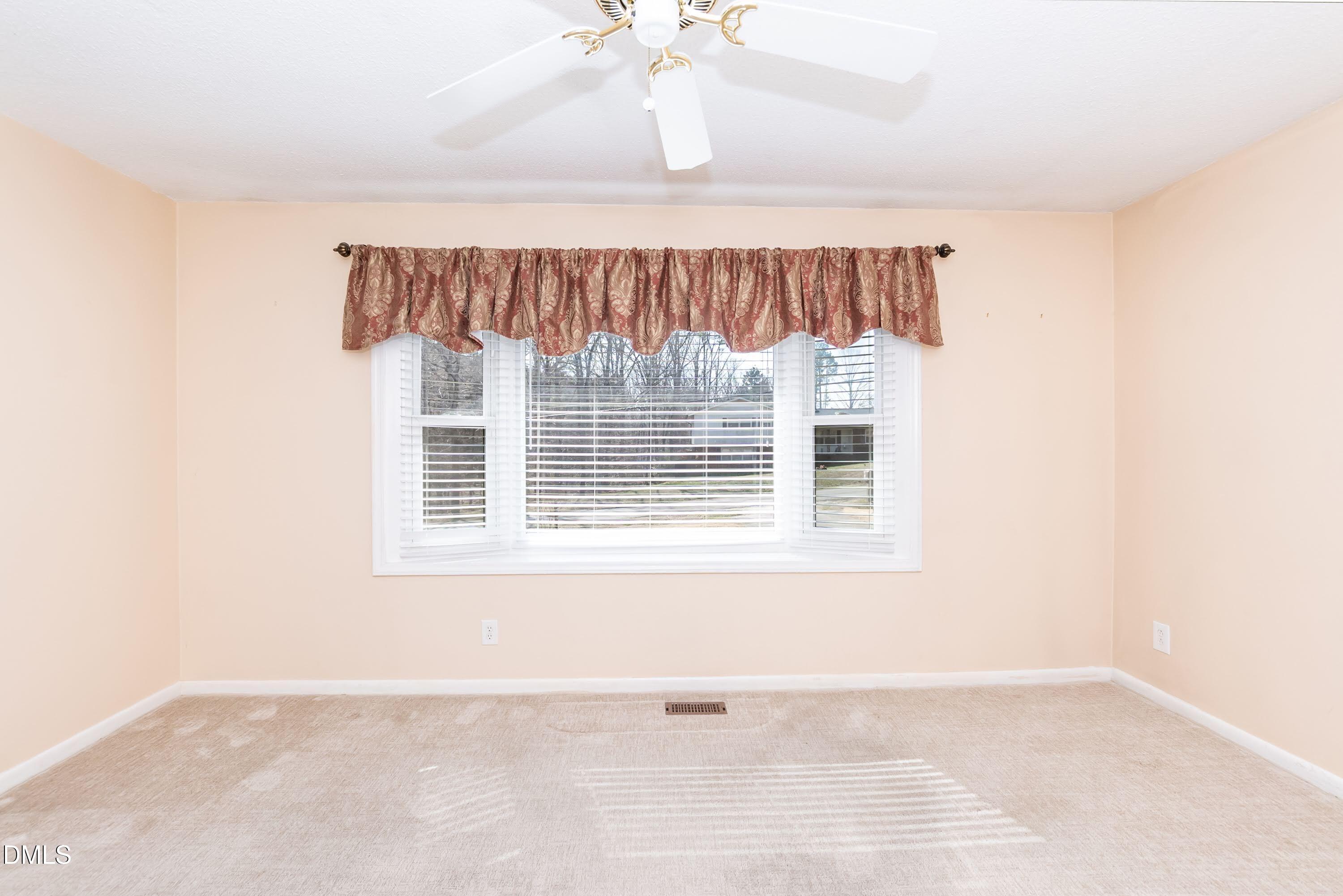 4009 Fiesta Road Durham, NC 27703 - Photo 5 of 37 Living 02