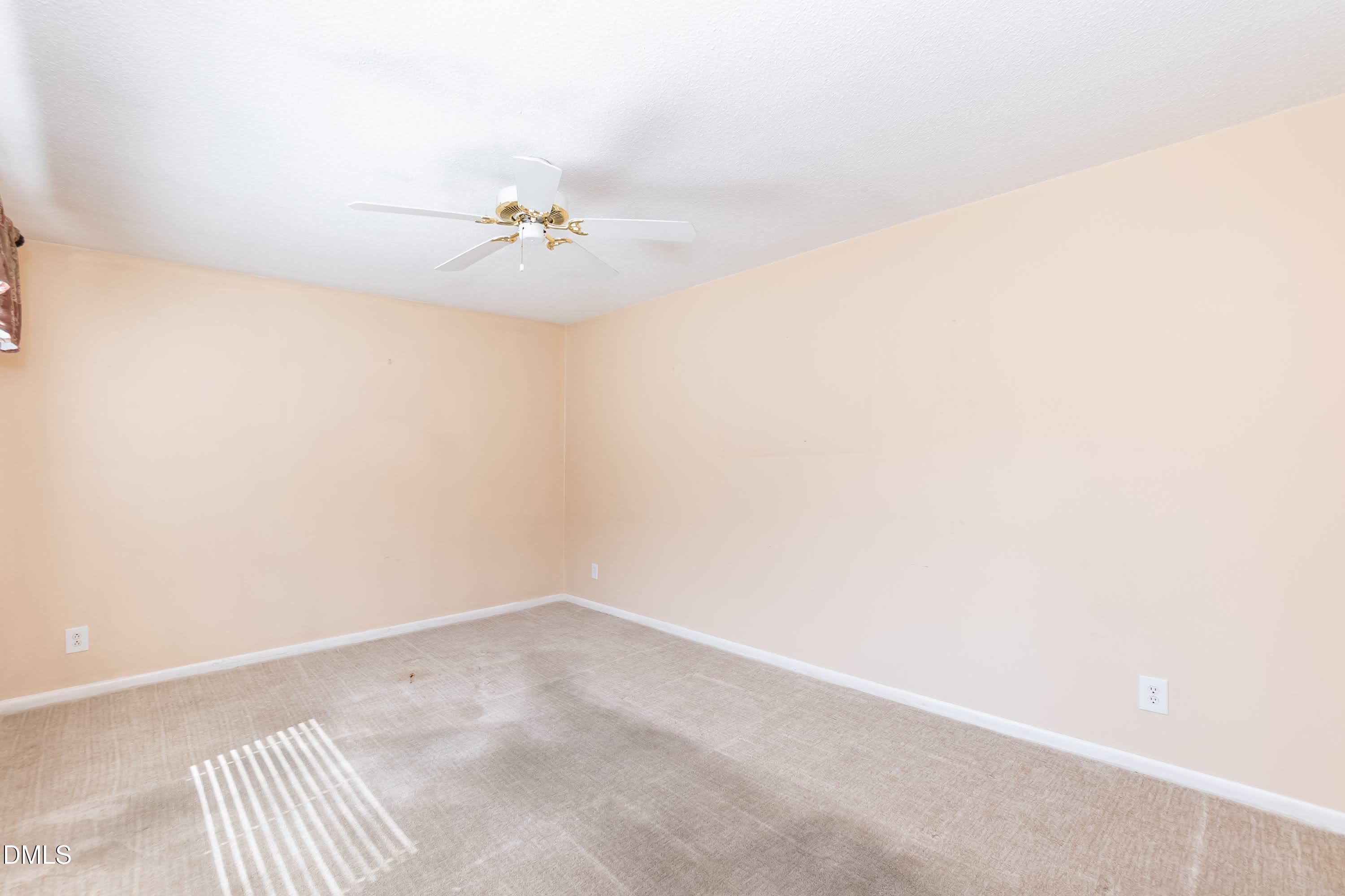 4009 Fiesta Road Durham, NC 27703 - Photo 6 of 37 Living 01