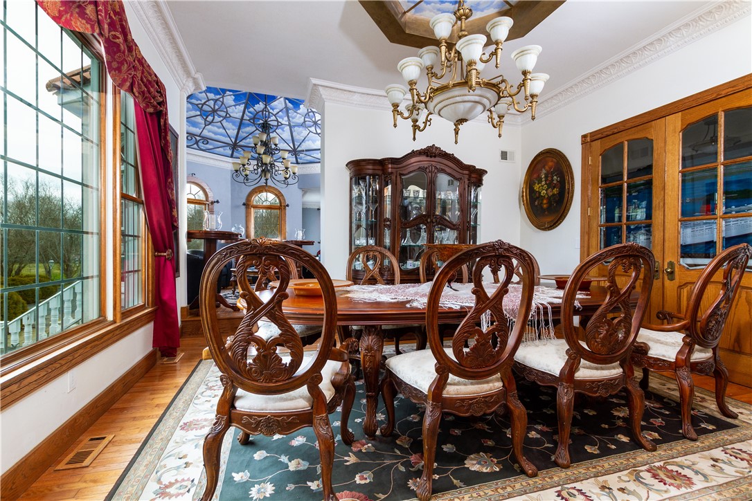 10 Ridge Road Newport, RI 02840 - Photo 9 of 41 Dining Room