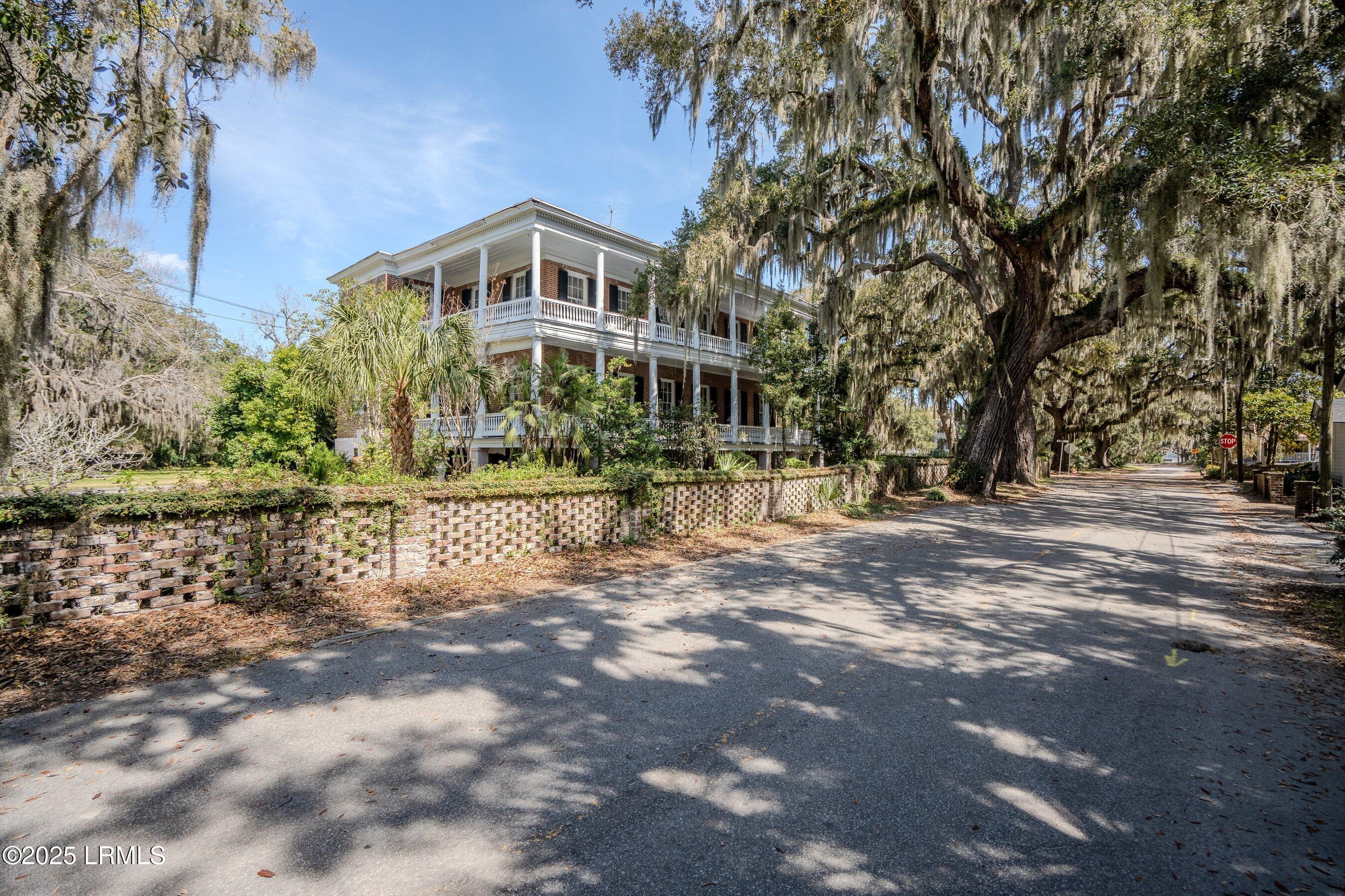 604 Pinckney Street Beaufort, SC 29902 - Photo 32 of 46 DSC08148-HDR.jpg-SMALL