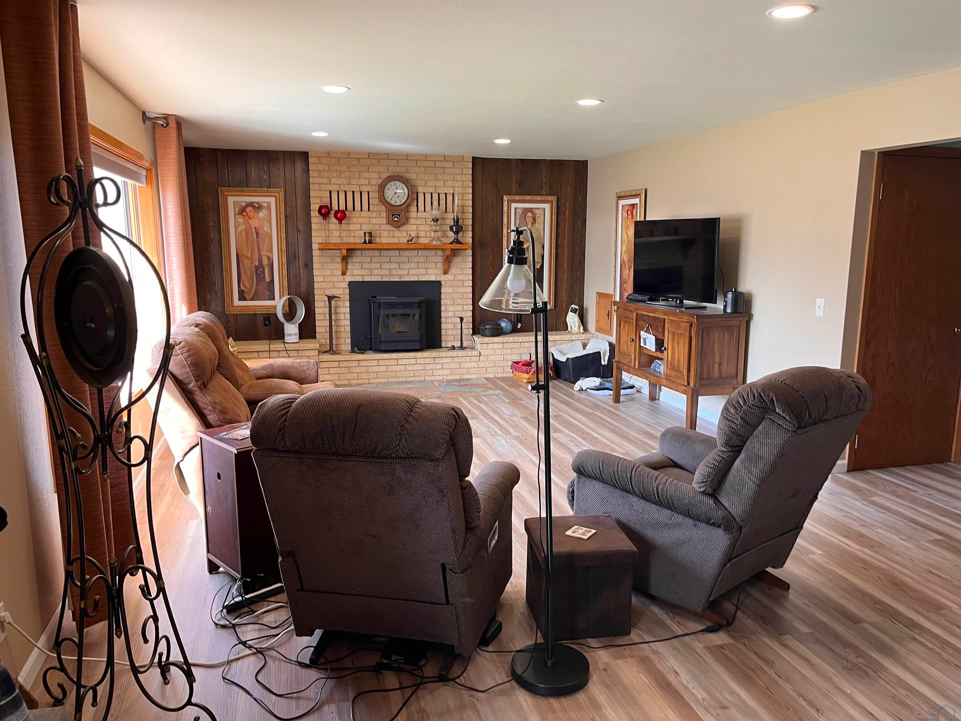 304 West Indiana Avenue George, IA 51237 - Photo 2 of 49 Gallery Image 2