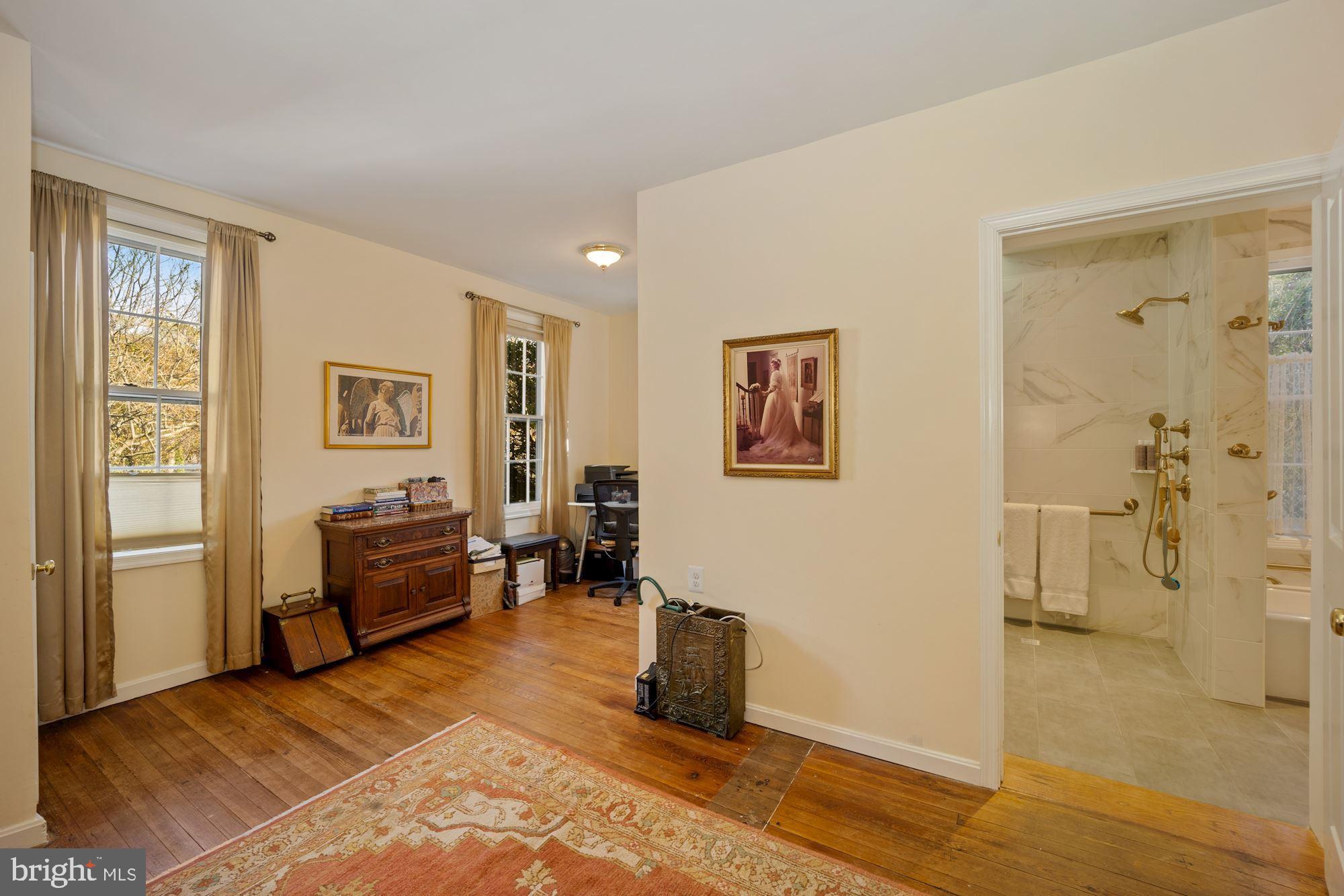 4302 Locust Lane Bethesda, MD 20816 - Photo 16 of 28 Spacious owner's suite