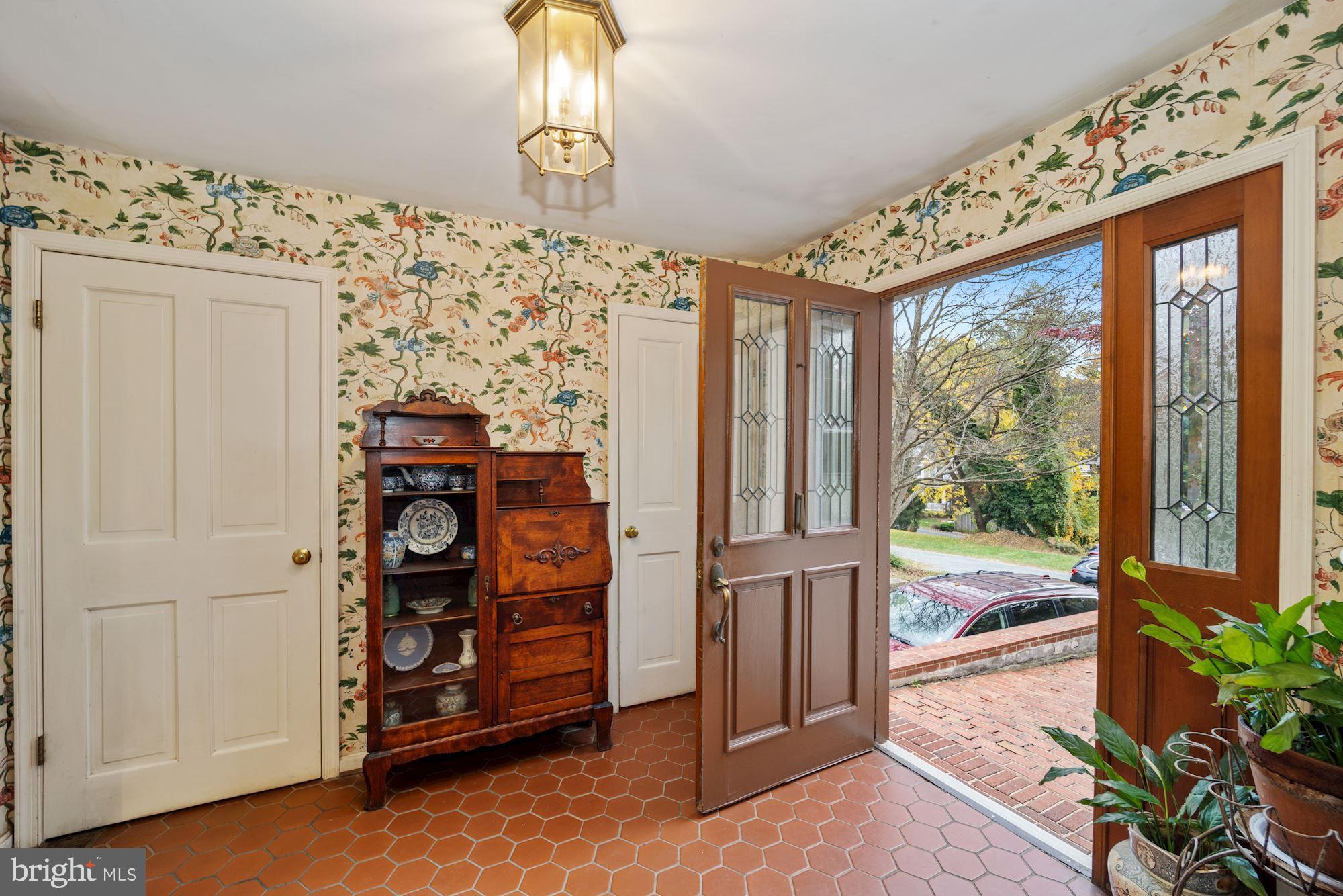 4302 Locust Lane Bethesda, MD 20816 - Photo 3 of 28 Gracious entry