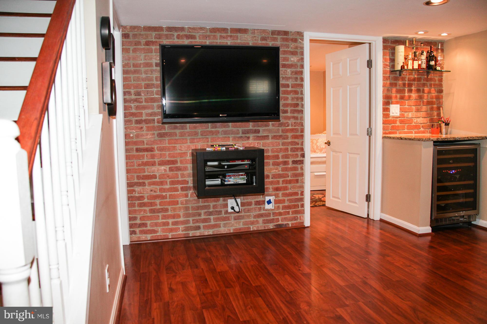 4632 31st Road South Arlington, VA 22206 - Photo 11 of 30 Family Room with wine cooler