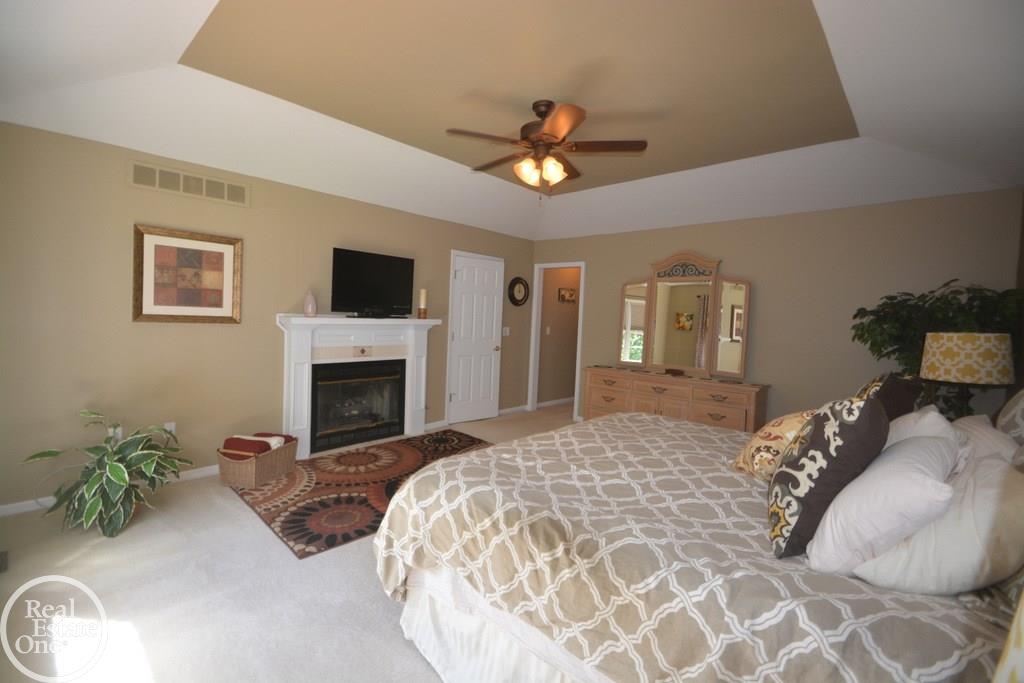 3999 Kaeleaf Road Lake Orion, MI 48360 - Photo 11 of 19 31259578-10.JPG