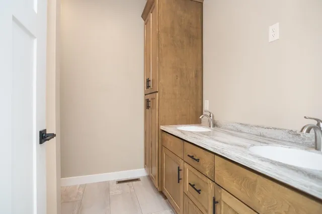 $469,900 | 1468 Divinity Drive, De Pere, WI 54115