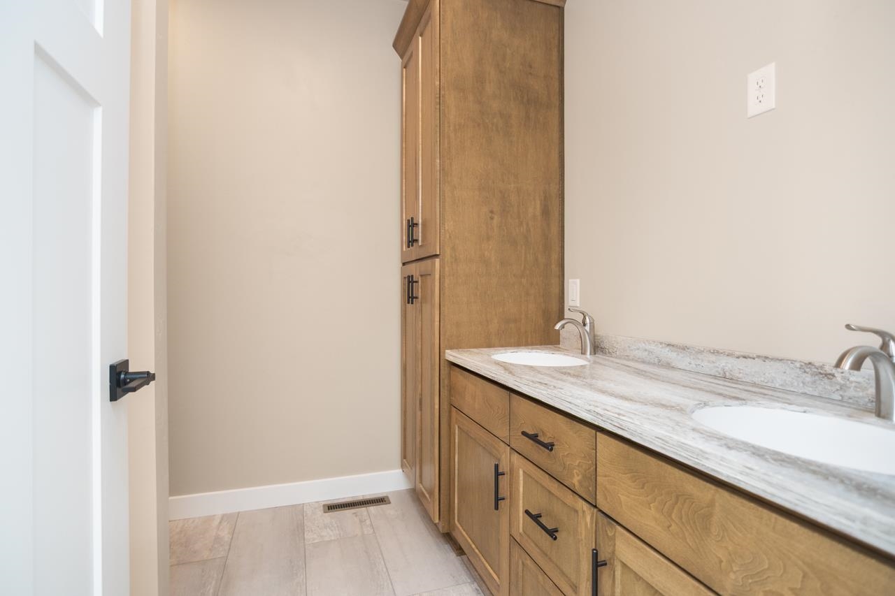 1468 Divinity Drive De Pere, WI 54115 - Photo 22 of 47