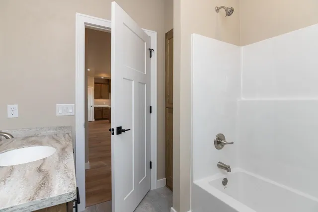 $469,900 | 1468 Divinity Drive, De Pere, WI 54115