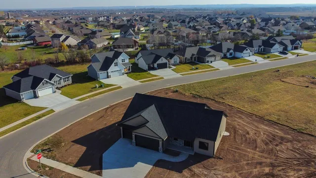 $469,900 | 1468 Divinity Drive, De Pere, WI 54115