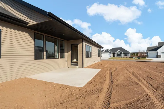 $469,900 | 1468 Divinity Drive, De Pere, WI 54115