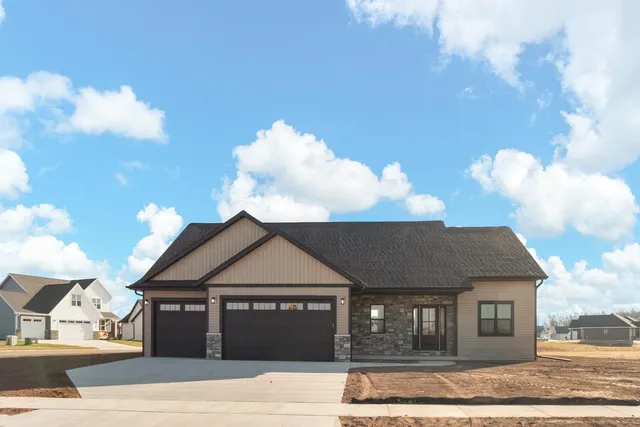 $469,900 | 1468 Divinity Drive, De Pere, WI 54115