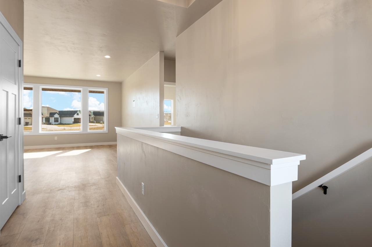 1468 Divinity Drive De Pere, WI 54115 - Photo 6 of 47