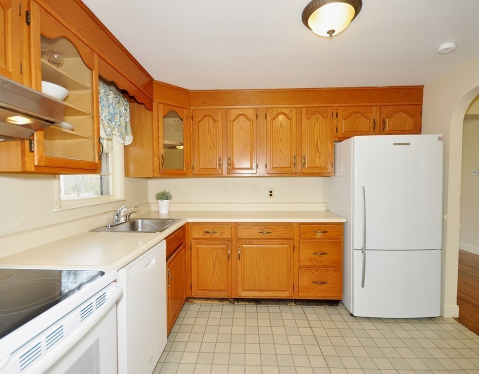 218 Virginia Road Concord, MA 01742 - Photo 4 of 14 Gallery Image 4