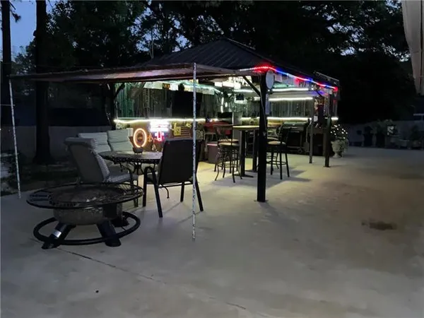 $275,000 | 408 West Hampton Drive, Pineville, LA 71360