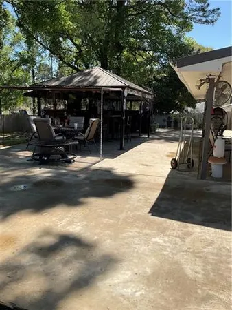 $275,000 | 408 West Hampton Drive, Pineville, LA 71360