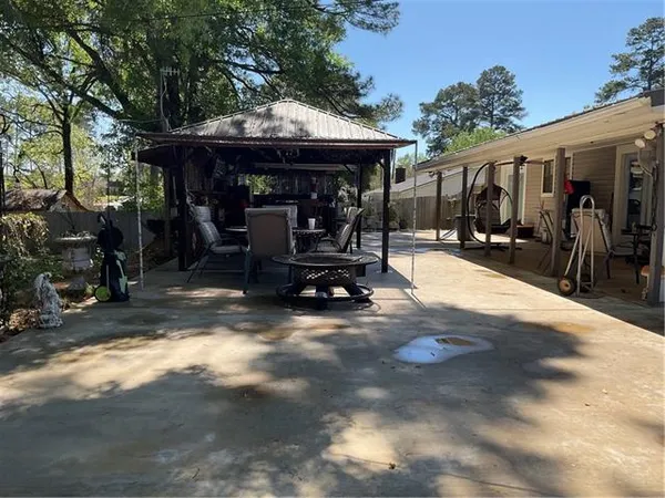 $275,000 | 408 West Hampton Drive, Pineville, LA 71360