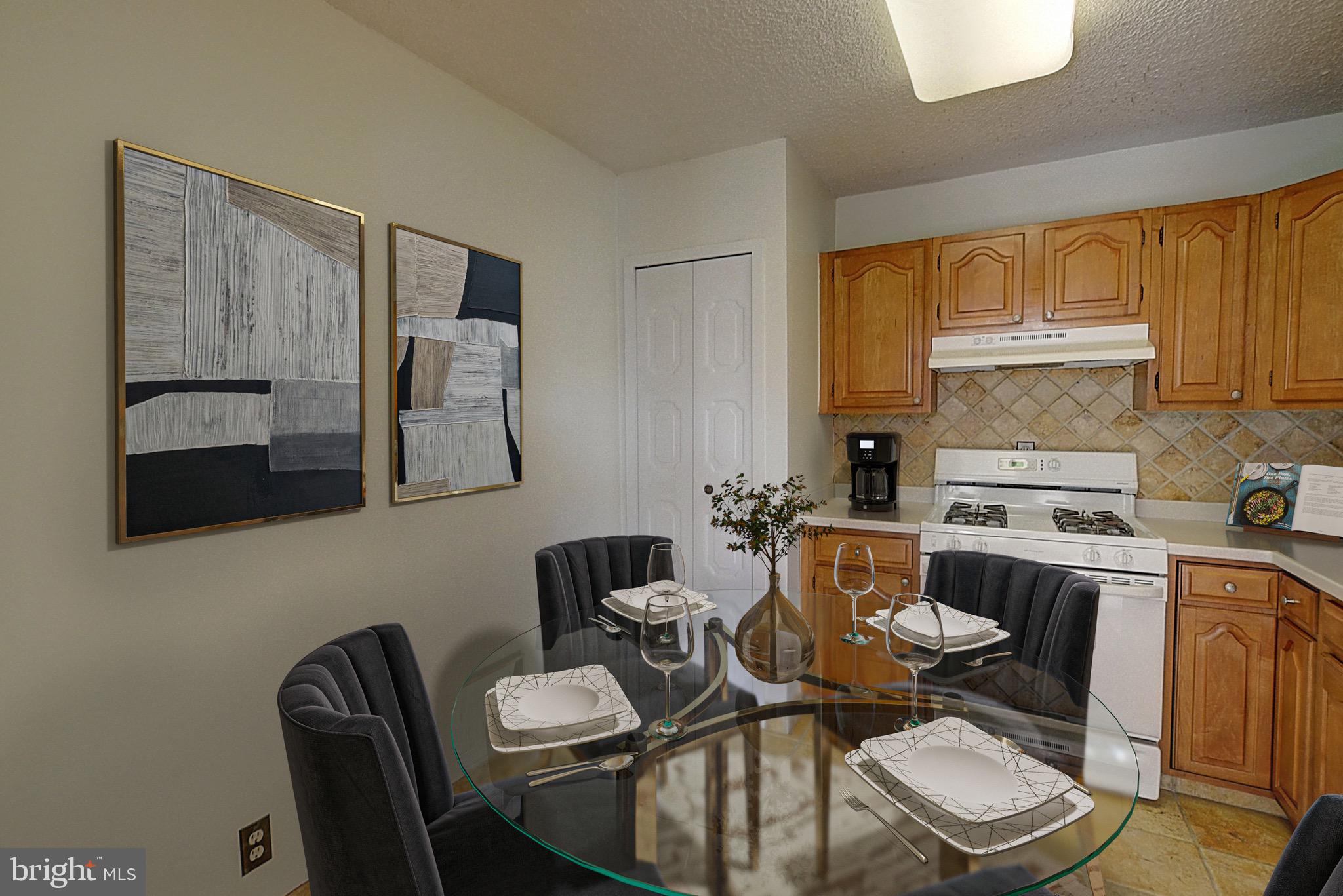 5225 Pooks Hill Road, Unit 410S Bethesda, MD 20814 - Photo 6 of 34 Kitchen
