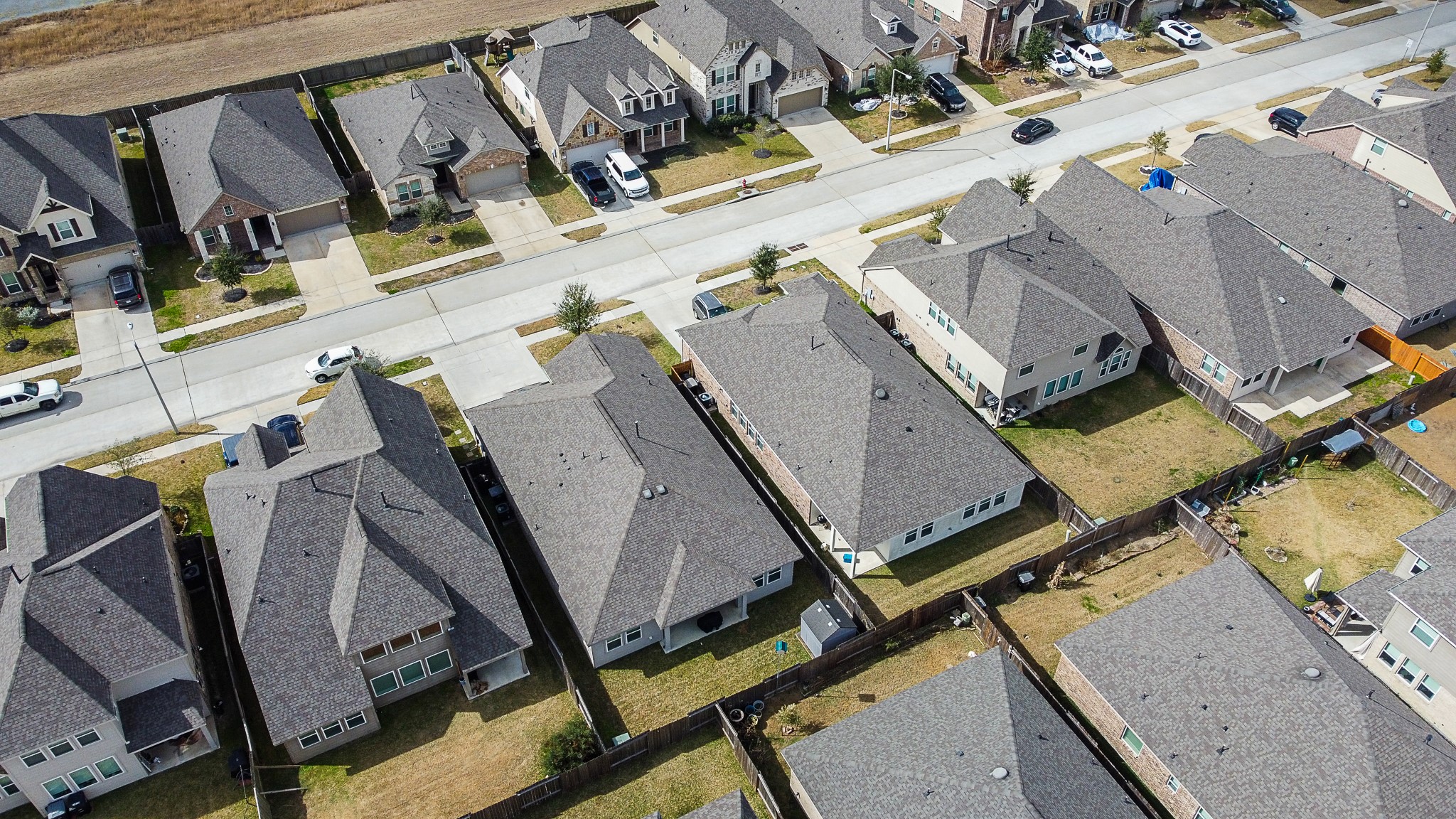 1842 Kenley Way Alvin, TX 77511 - Photo 34 of 44 a view of a room with gym equipment
