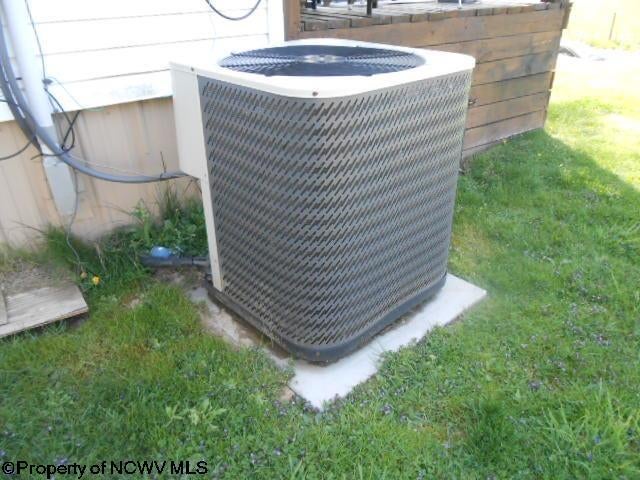 487 Old Rt 33 Weston, WV 26452 - Photo 3 of 27 Gallery Image 3