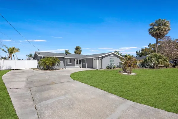 $619,900 | 729 Spanish Main Drive, Apollo Beach, FL 33572